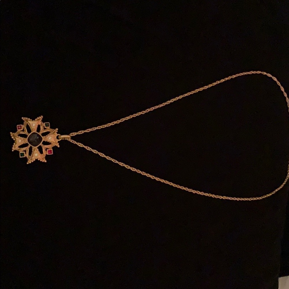 *NWOT* Goldtone Colorful Rhinestone Necklace